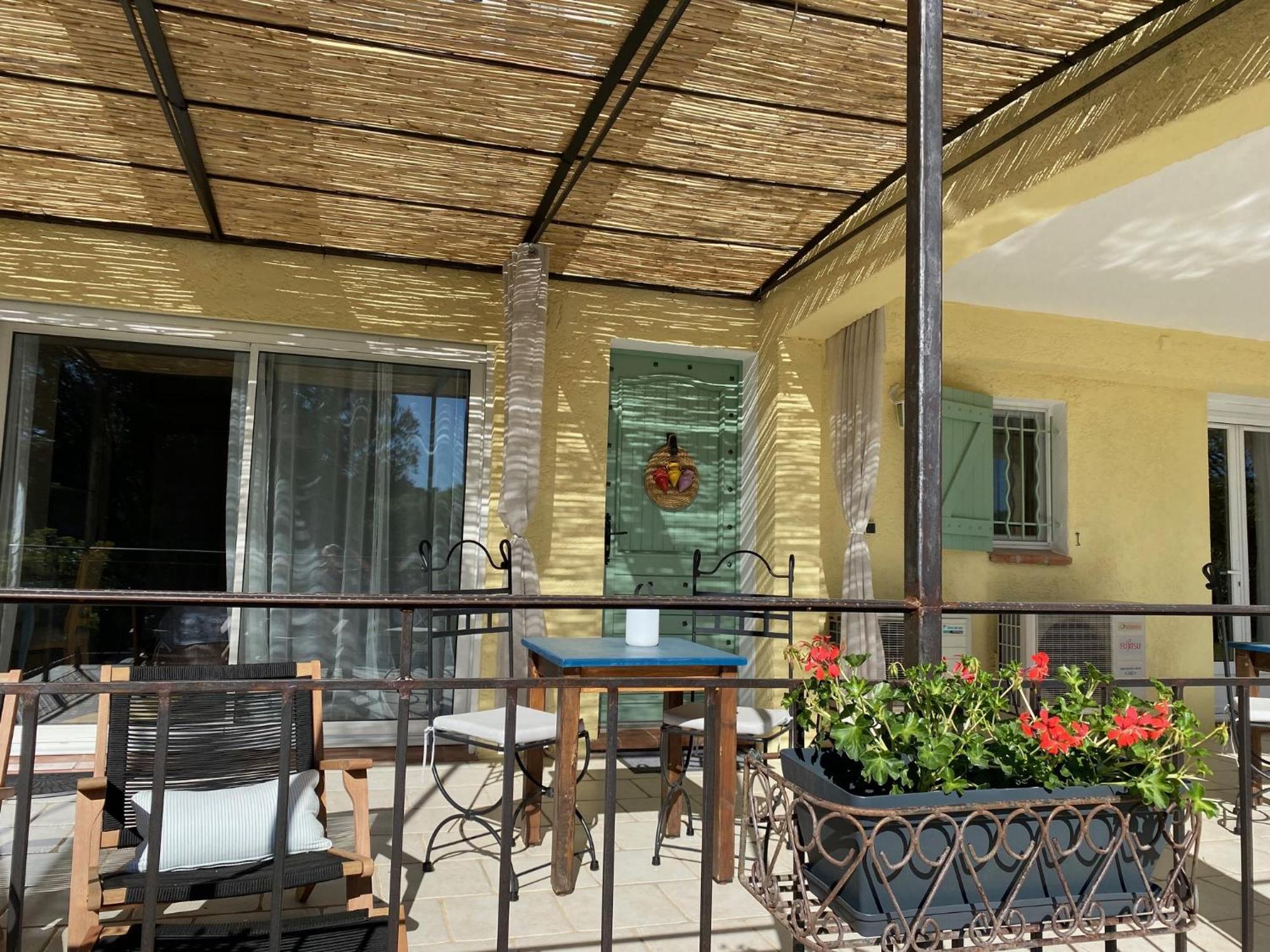 Bed and Breakfast L'Eveil En Provence Entrecasteaux Pokój zdjęcie